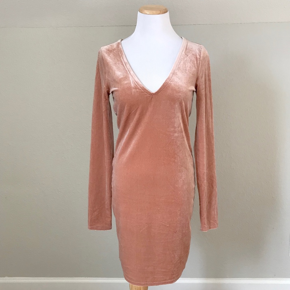 Forever 21 Velvet Bodycon Dress in Dusty Pink NWOT